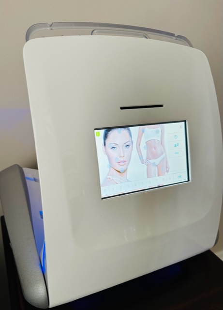 Client laying down receiving electrolysis treatment